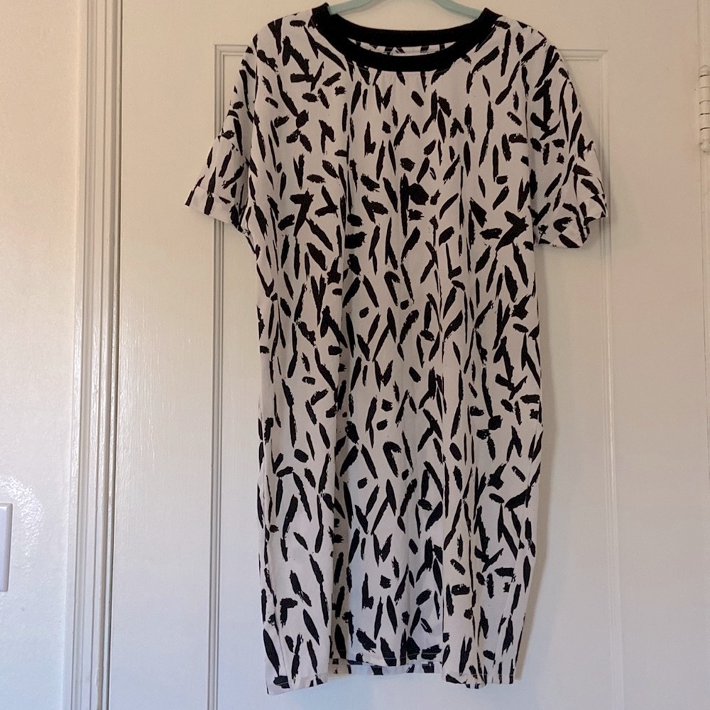 Black and white dress